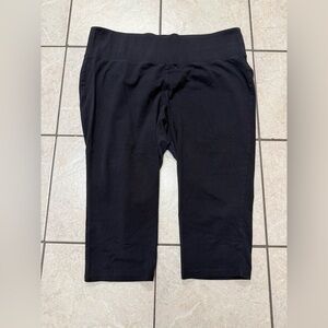 Livi Active Women’s Plus Size 22/24 Black Cropped Athleisure Leggings